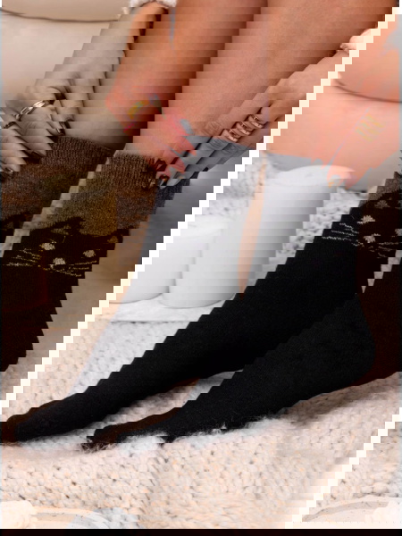 Czarne skarpetki z ozdobnym... 2