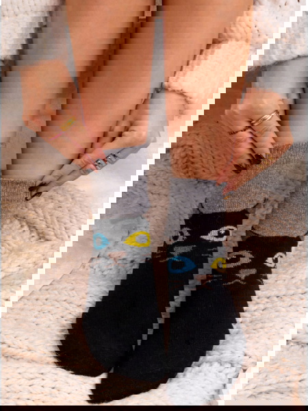 Czarne skarpetki z ozdobnym... 2