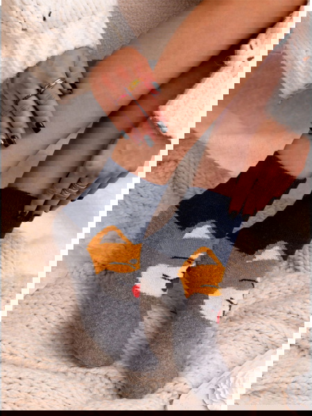 Szare skarpetki z ozdobnym... 2