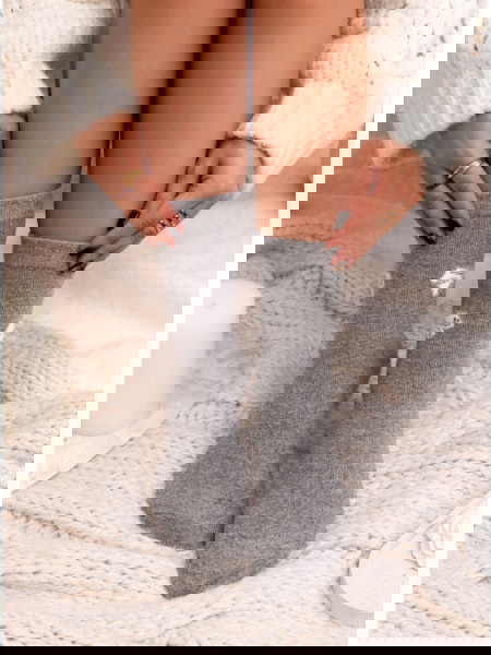 Szare skarpetki z ozdobnym... 2