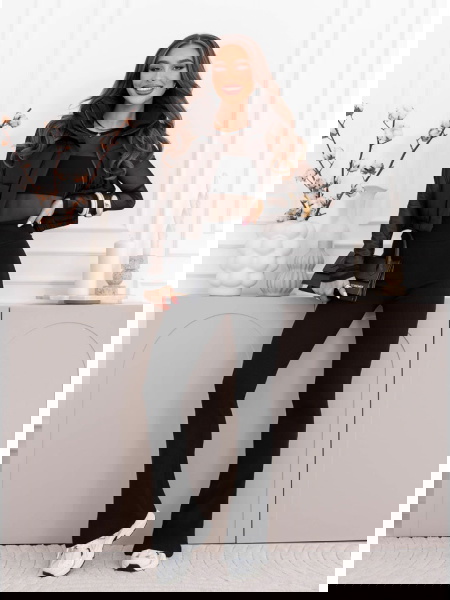 Czarne prążkowane spodnie z...