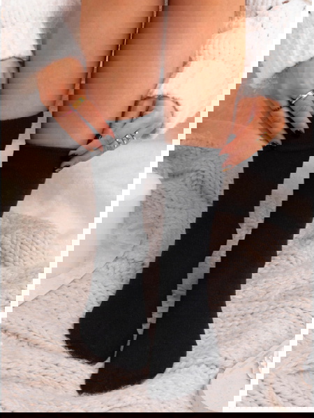 Czarne długie skarpetki... 2