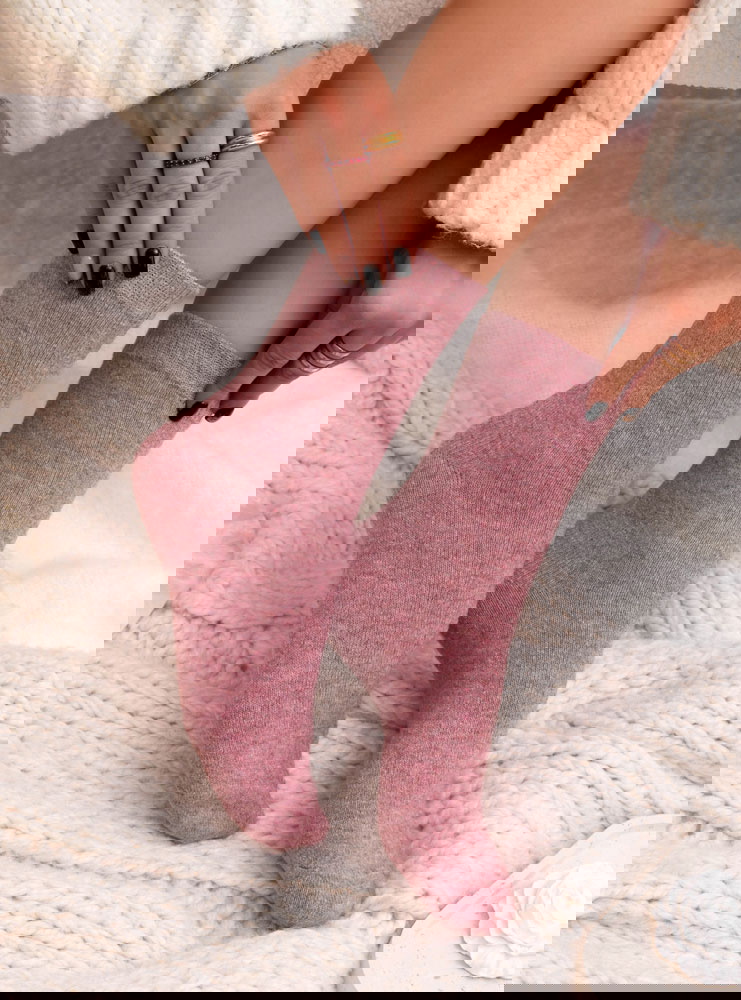 Pudrowe skarpetki damskie Nailynn