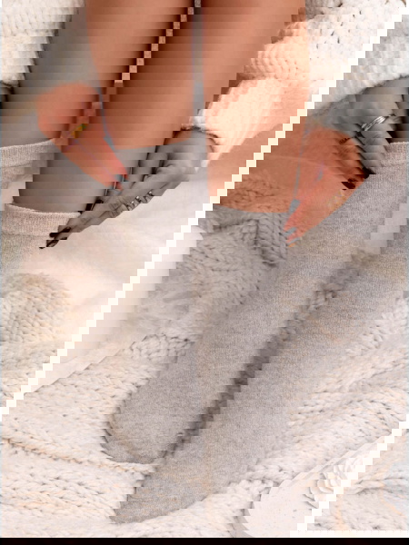 Szare skarpetki damskie...