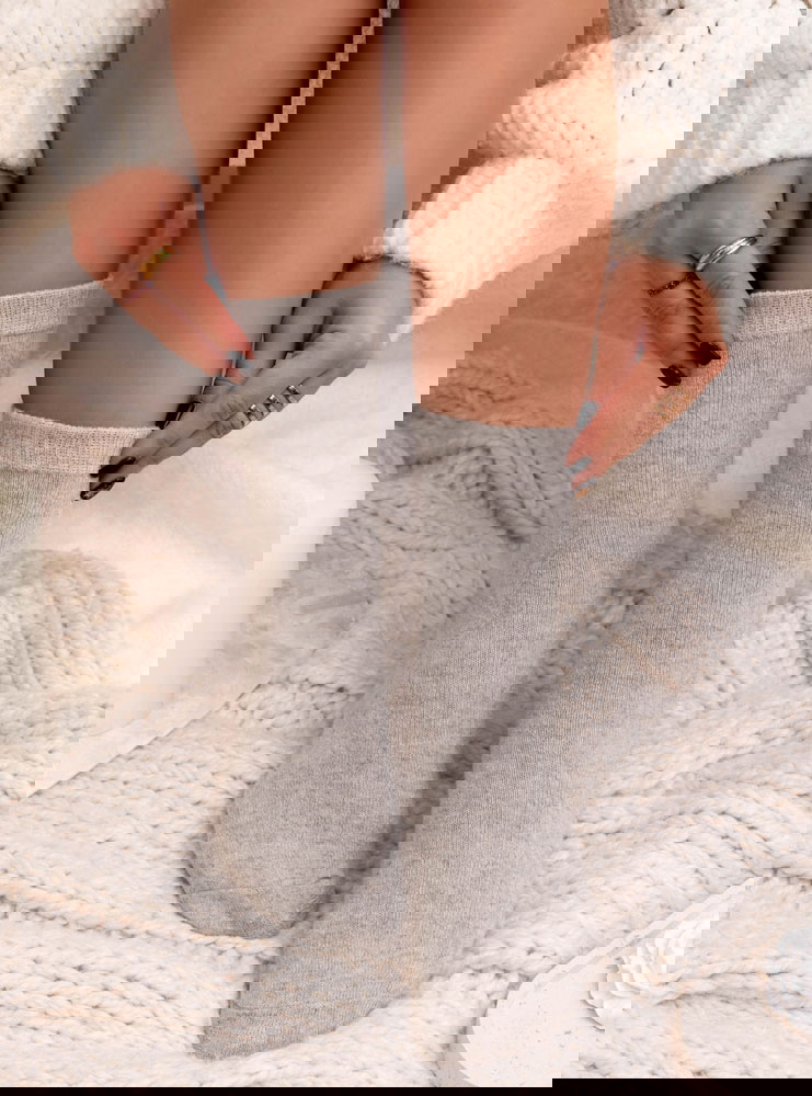 Szare skarpetki damskie Nailynn