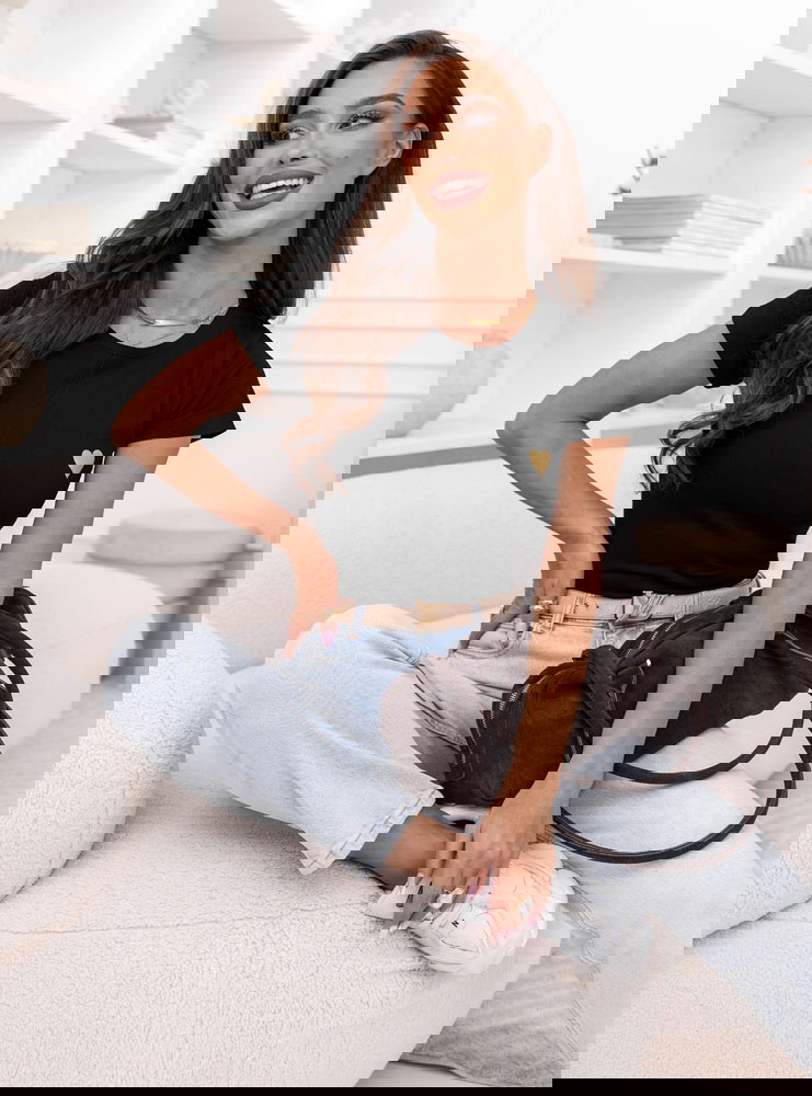 Czarna koszulka na krótki rękaw z...