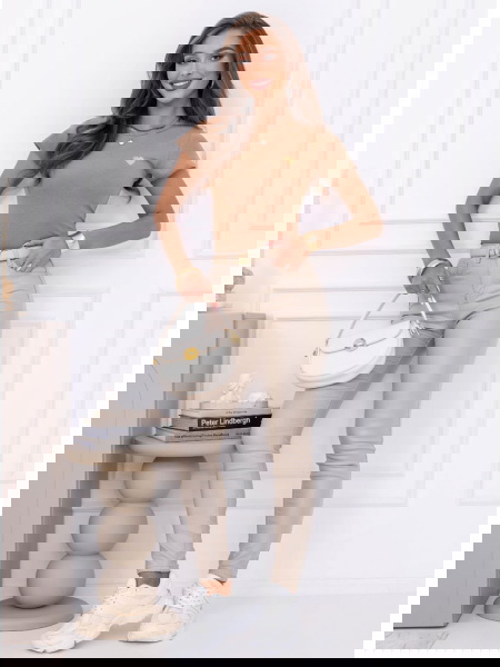 Beżowa koszulka na krótki...