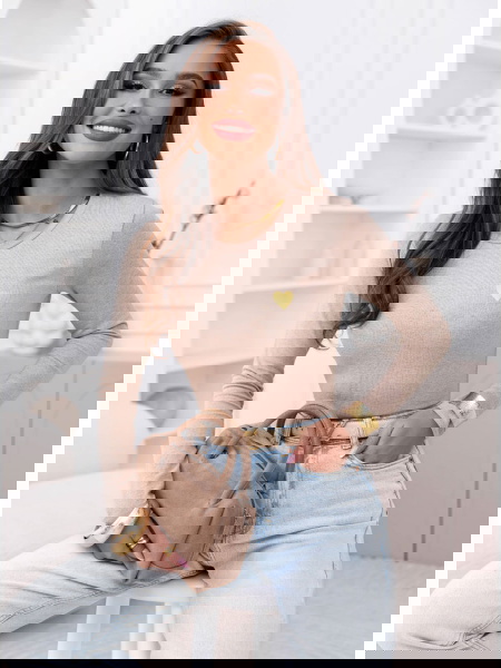 Jasnobeżowa koszulka na...