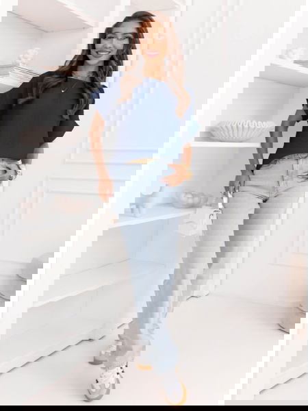 Granatowa bluzka z krótkim...