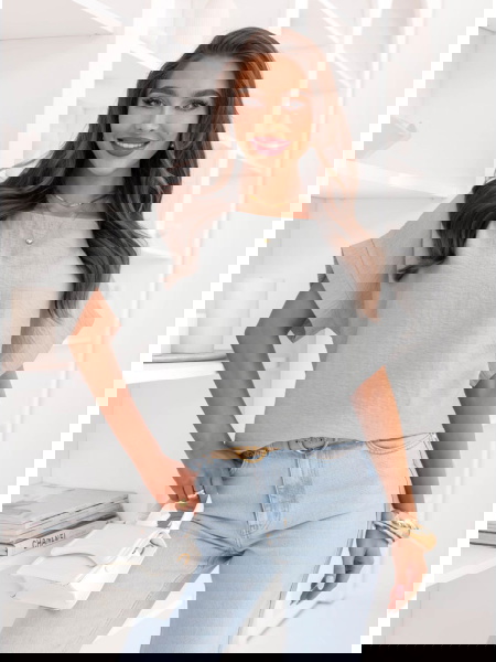 Szara bluzka z krótkim...