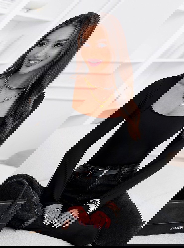 Czarna dopasowana bluzka Hanako