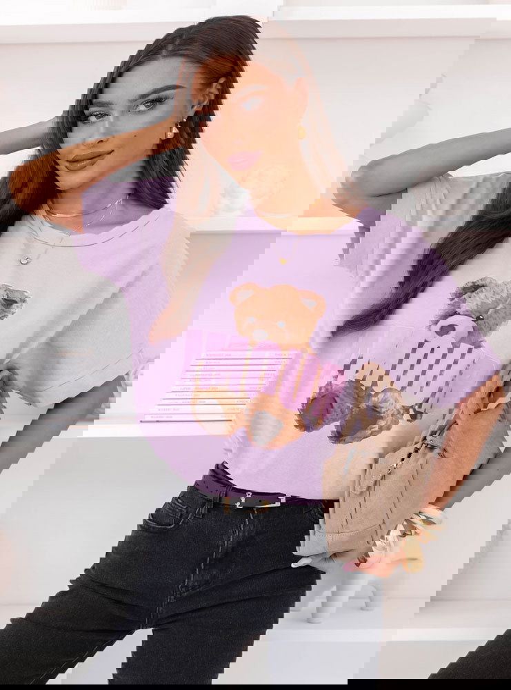 Liliowa bluzka z ozdobnym nadrukiem...