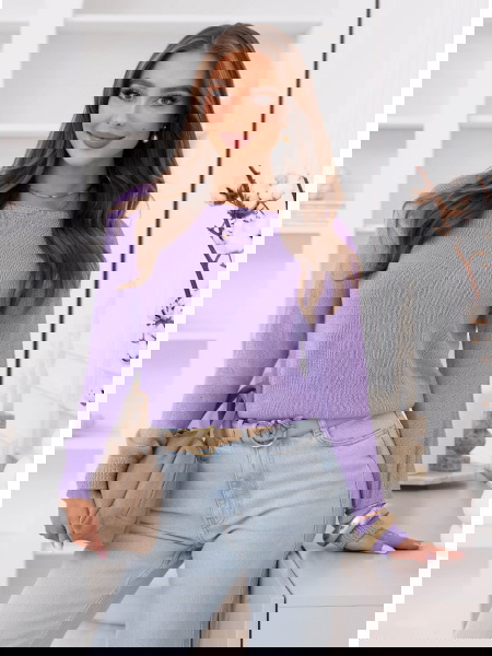 Liliowy sweter z dekoltem w... 2