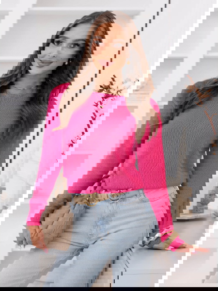 Sweter z dekoltem w łódkę...