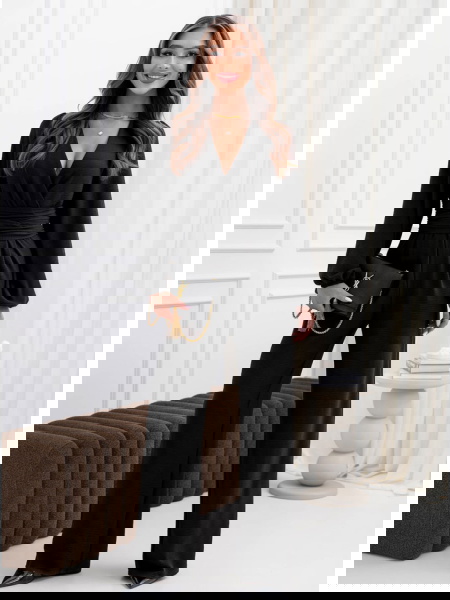 Czarny kombinezon wiązany w... 2