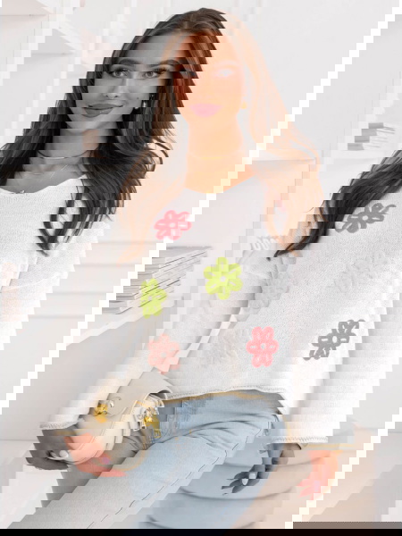 Biały sweter z ozdobnymi... 2