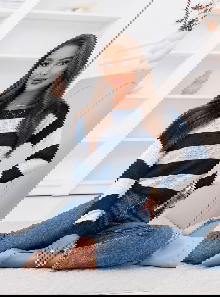 Granatowy sweter w paski Cinderella