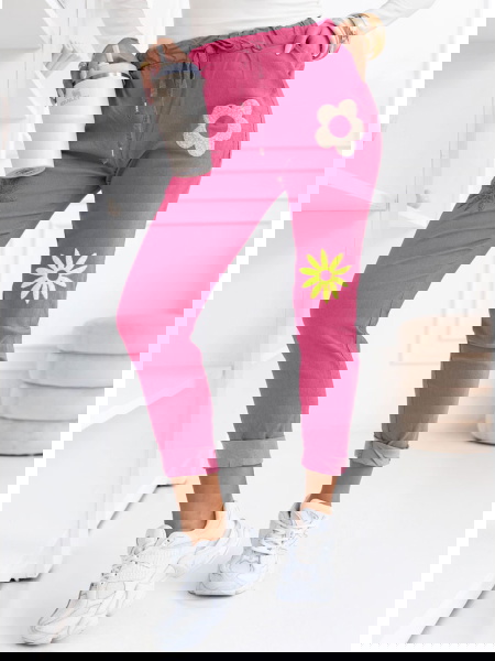 Różowe spodnie z ozdobnymi...