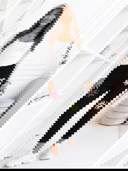 Czarne spodnie z ozdobnymi...