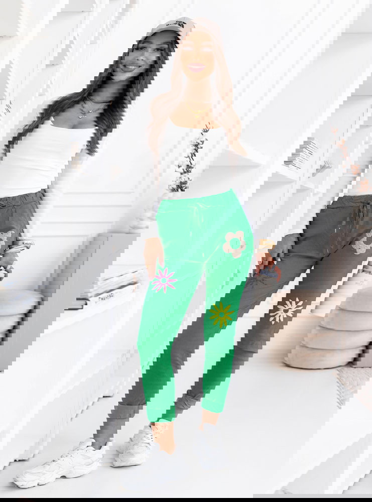 Zielone spodnie z ozdobnymi...