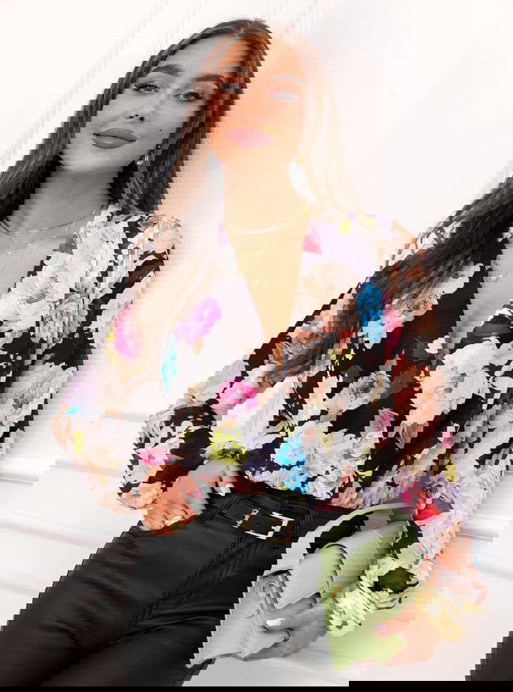 Czarne body w kwiaty z przekładanym...