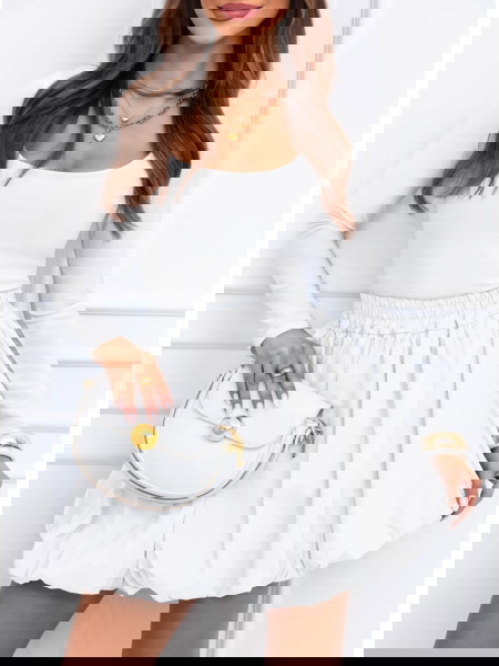 Biała mini spódniczka... 2