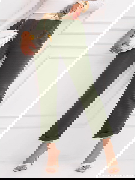 Spodnie z gumką w pasie...