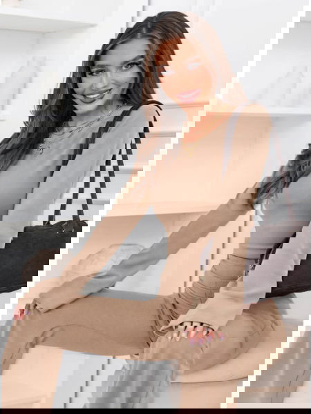 Beżowy komplet bluzka i...