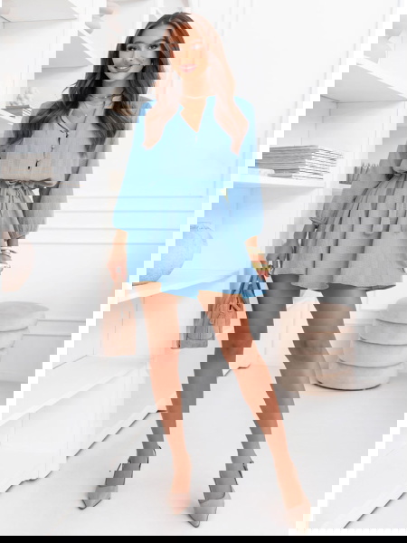 Błękitna muślinowa sukienka...