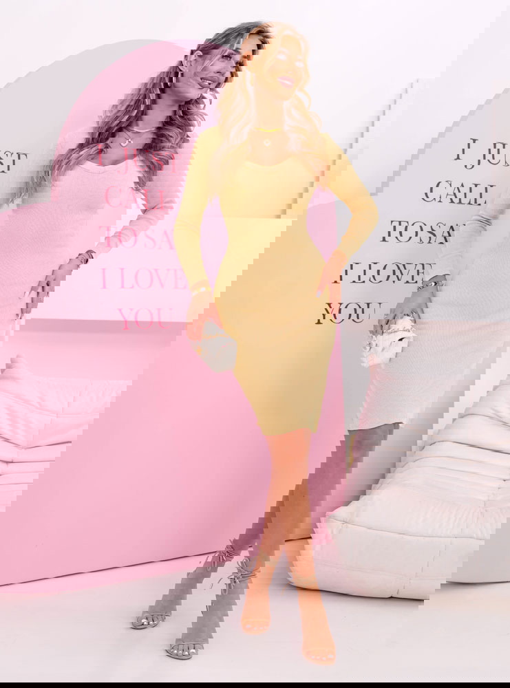 Prążkowana dopasowana sukienka z...