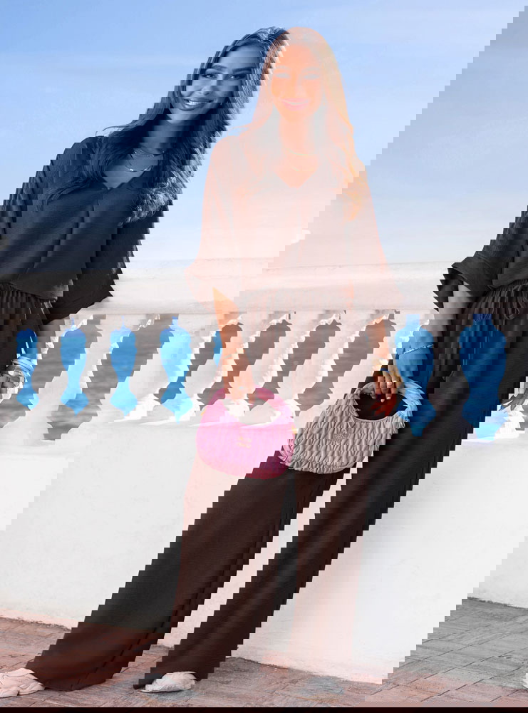 Czekoladowy komplet bluzka z dekoltem...