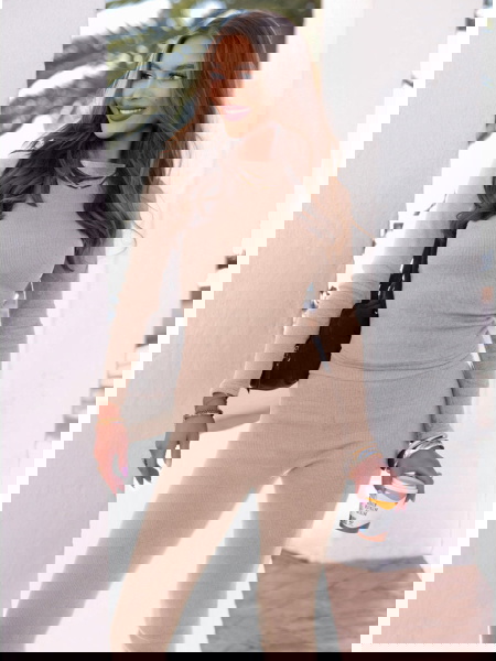 Beżowy prążkowany komplet... 2