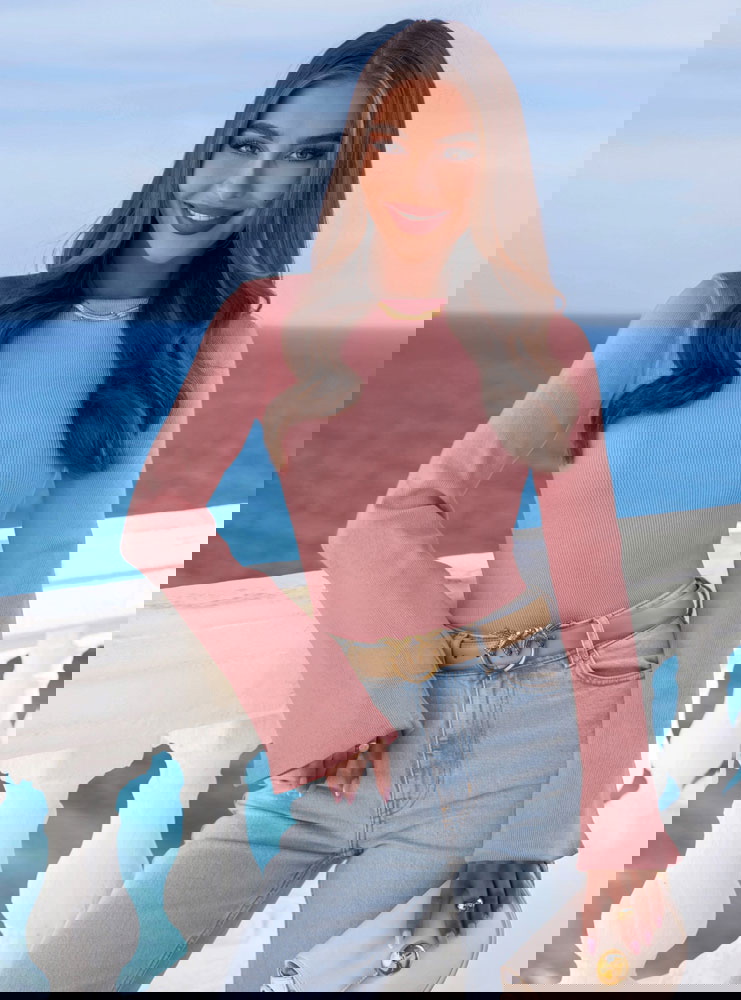 Prążkowana bluzka z rozszerzanym...