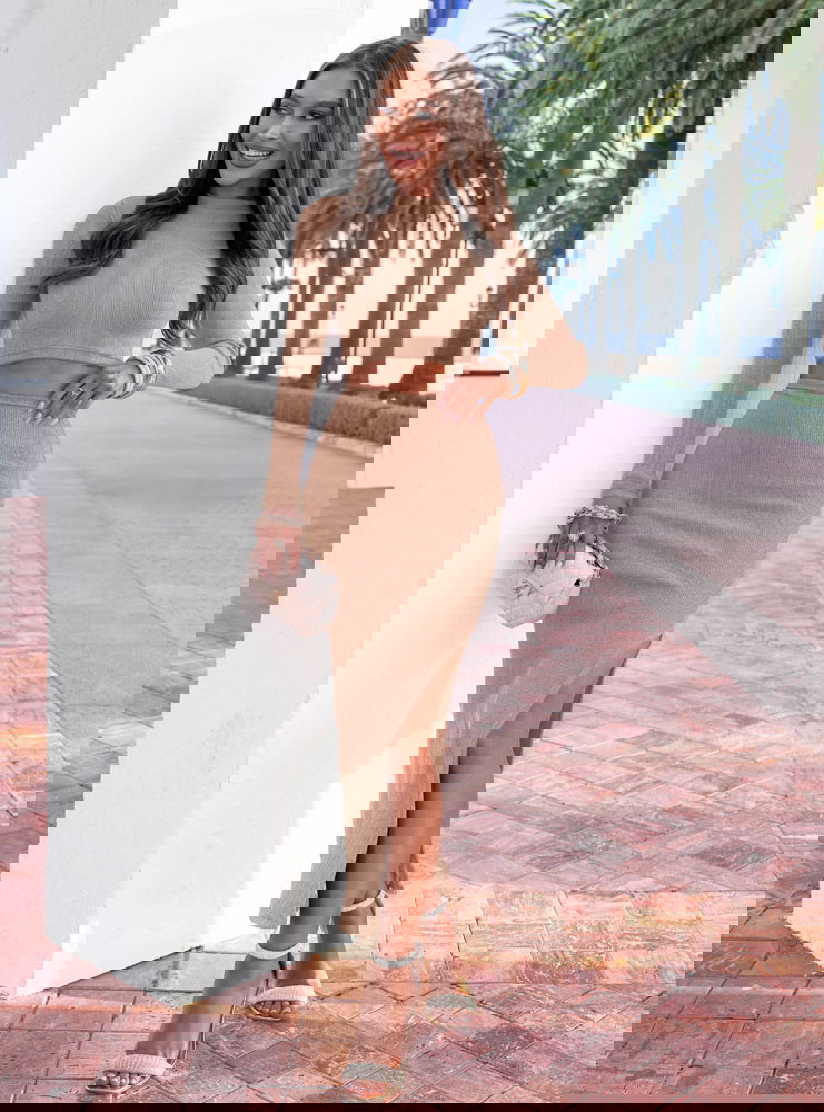 Beżowy prążkowany komplet...