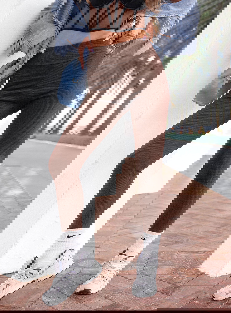 Prążkowane dopasowane legginsy...