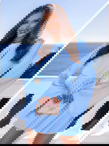 Błękitny kombinezon jak...