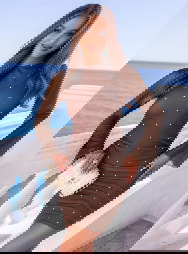 Dopasowana sukienka z tiulowymi...