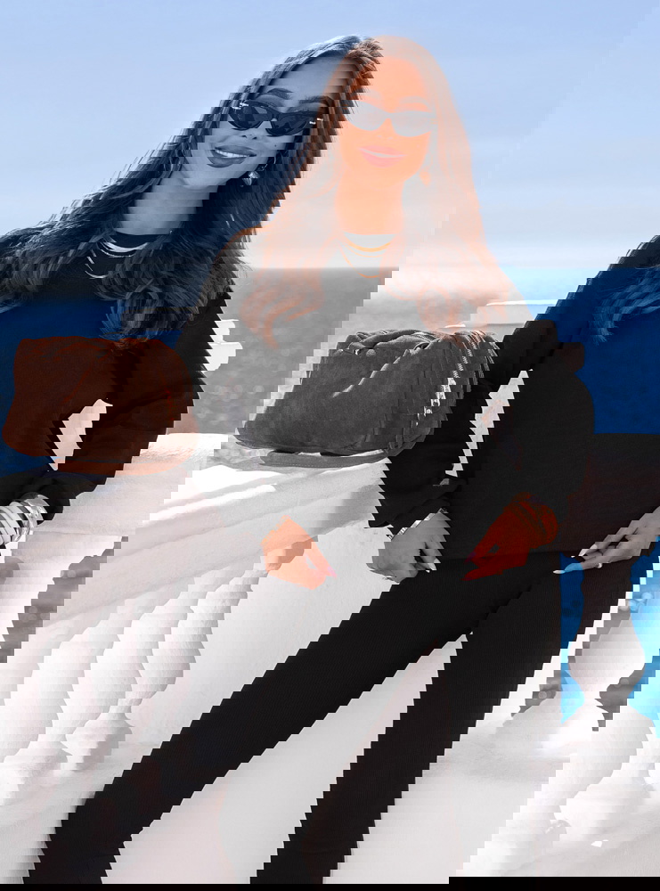 Czarny prążkowany komplet bluzka i...