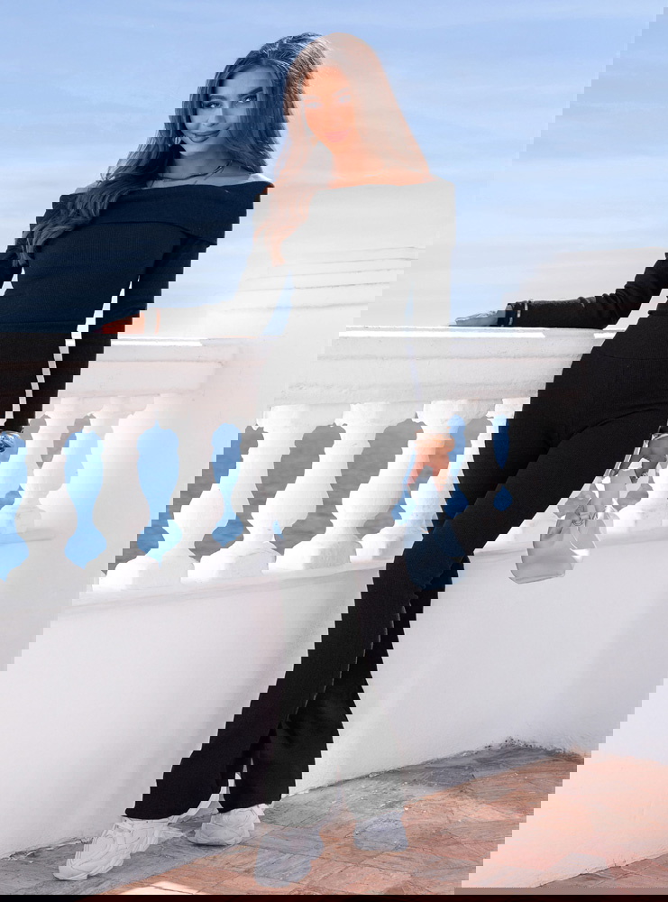 Czarny prążkowany komplet bluzka...