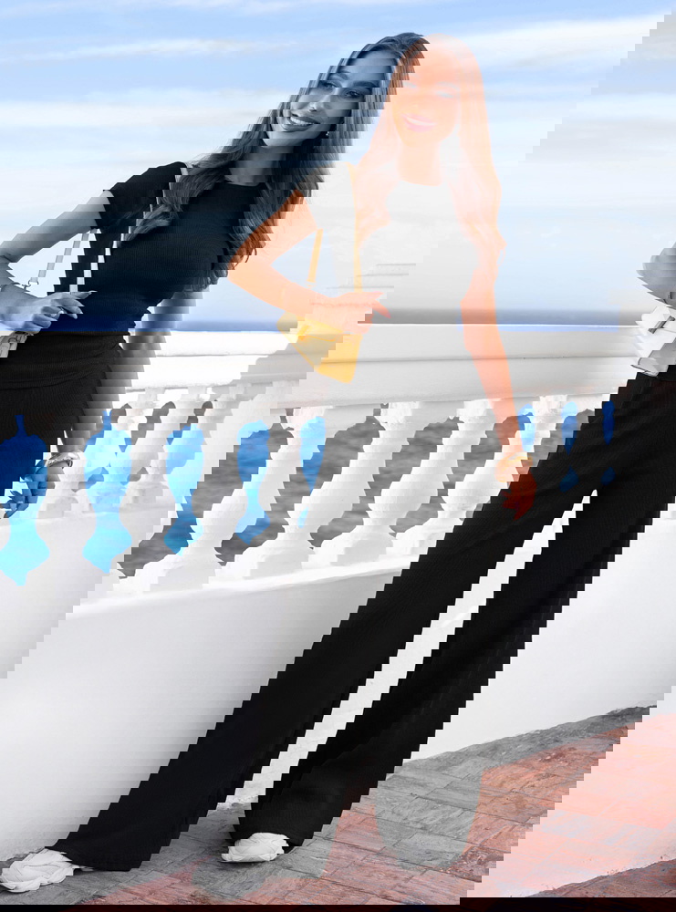 Czarny prążkowany komplet bluzka i...