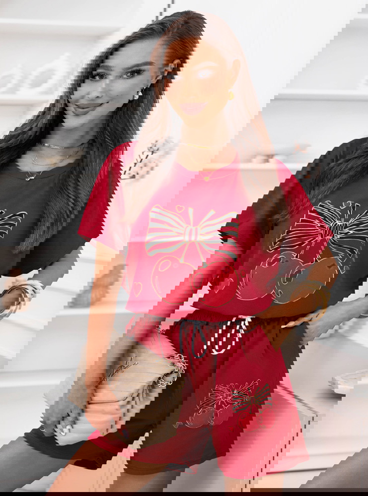 Malinowy komplet bluzka i krótkie...