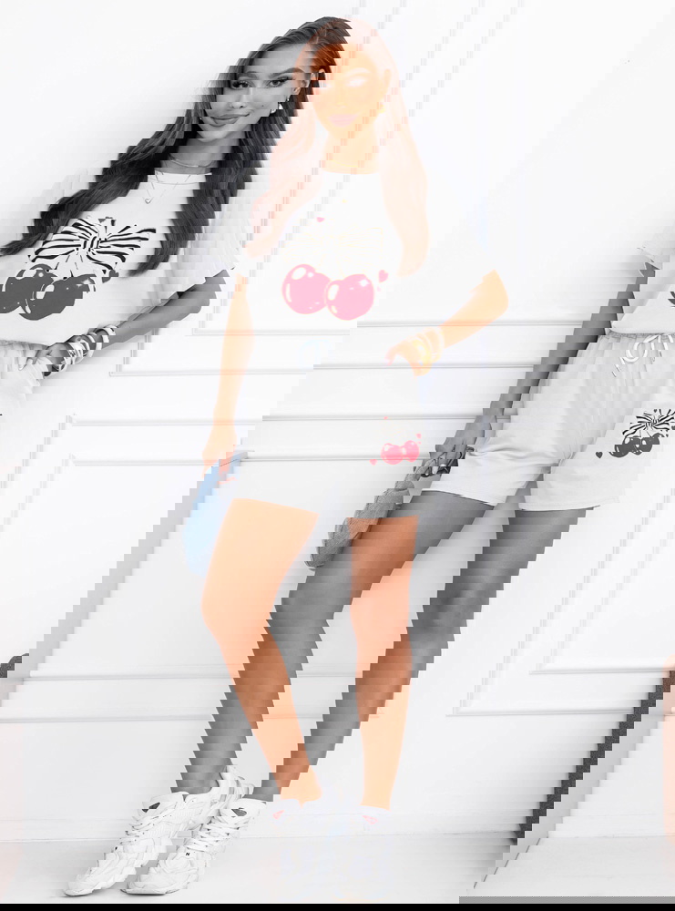 Biały komplet bluzka i krótkie...