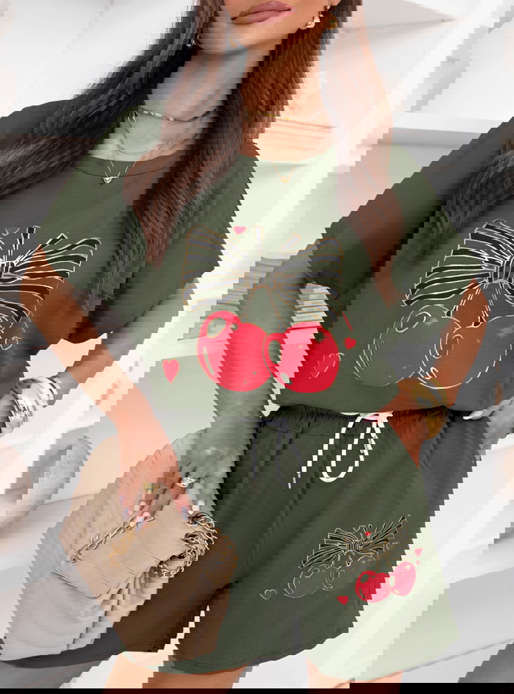 Komplet bluzka i krótkie spodenki...