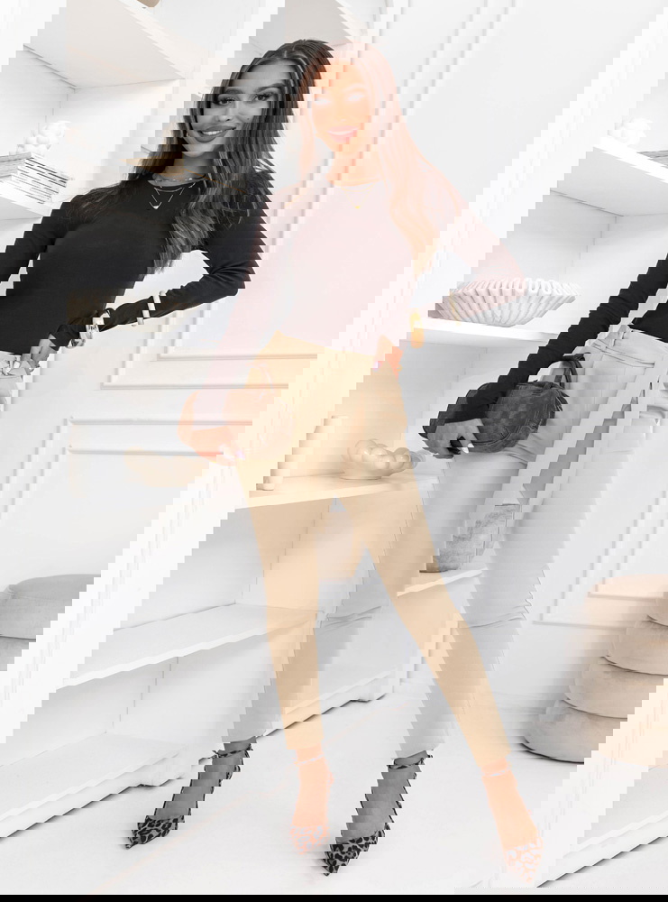 Beżowe spodnie z paskiem Amparol