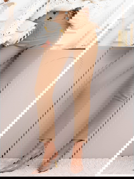 Spodnie zapinane na guziki... 2