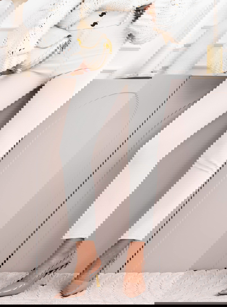 Białe spodnie zapinane na guziki Chesney