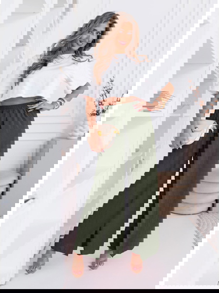 Spodnie z rozcięciami... 2