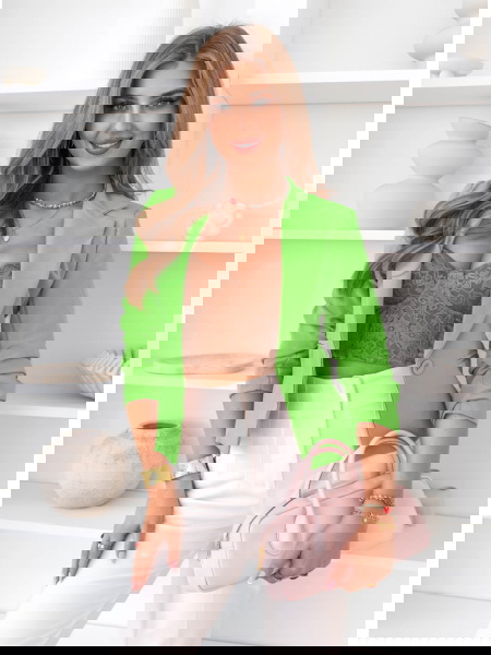 Zielona marynarka zapinana...