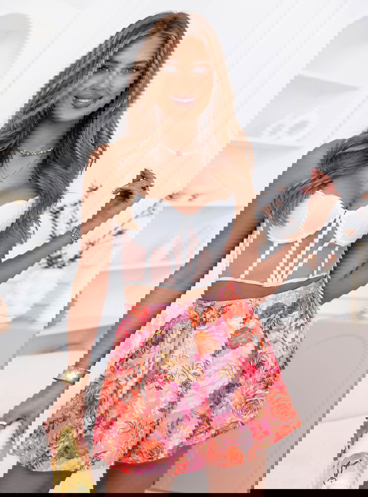 Spodenki jak spódniczka w kwiaty...