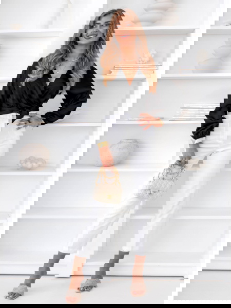 Czarna satynowa bluzka z... 2